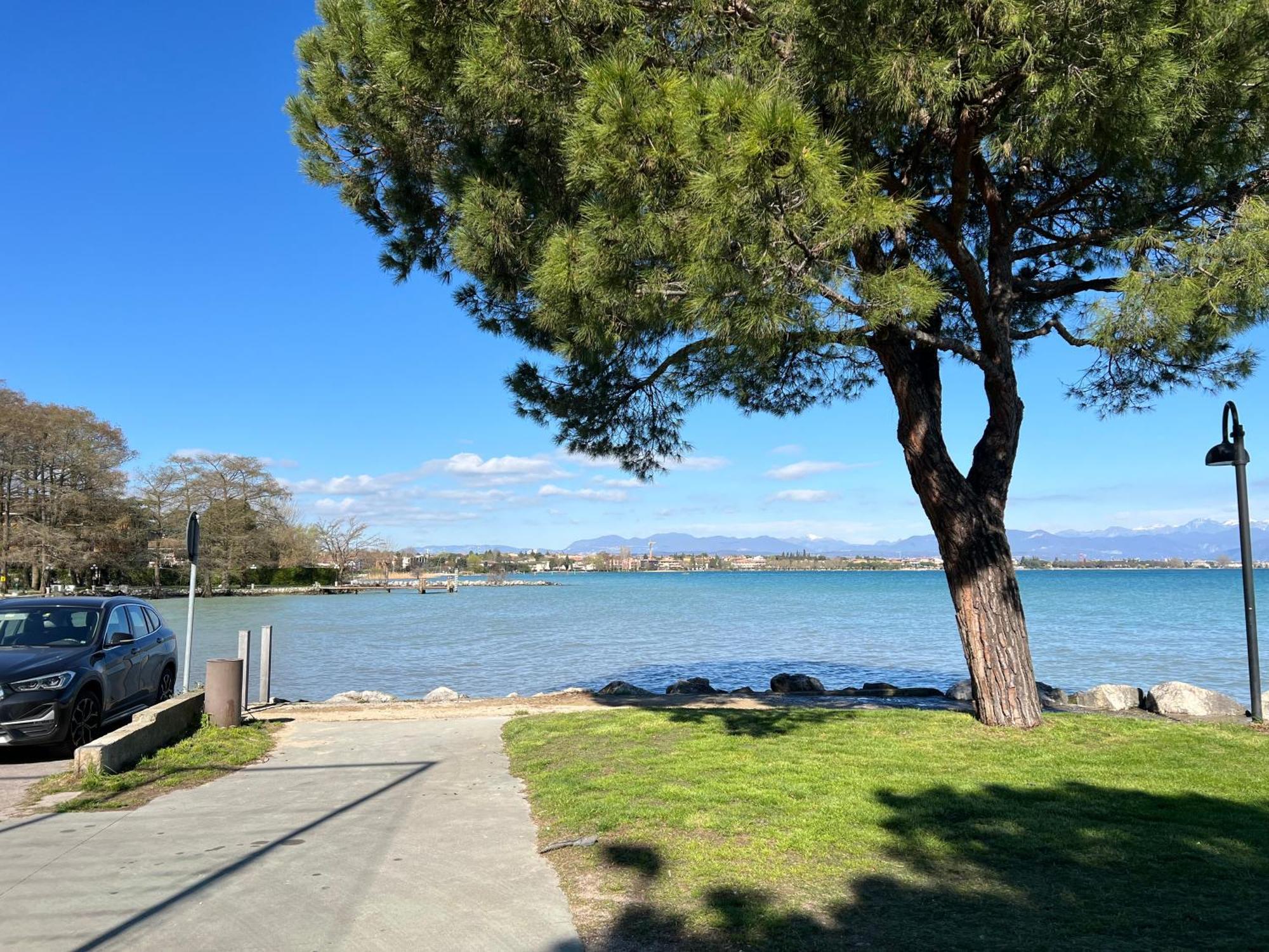 La Vela Apartamento Sirmione Exterior foto